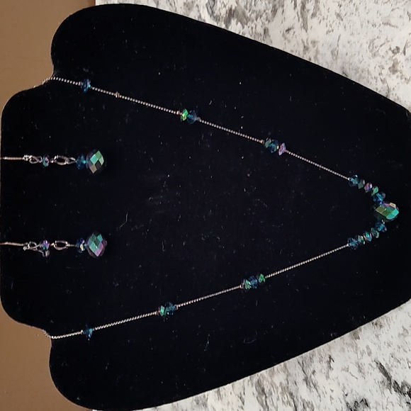 Lovely Iridescent Faceted Bead Necklace and Earrings Set - Picture 1 of 6